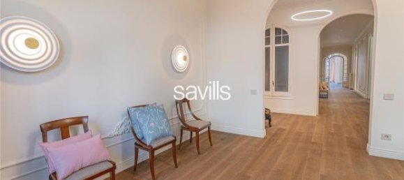 Apartamento de 4 dormitorios en Eixample, Spain No. 182350 3