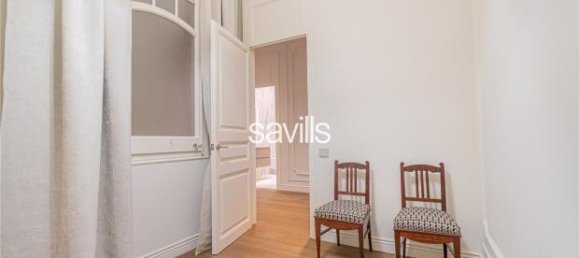 Apartamento de 4 dormitorios en Eixample, Spain No. 182350 16