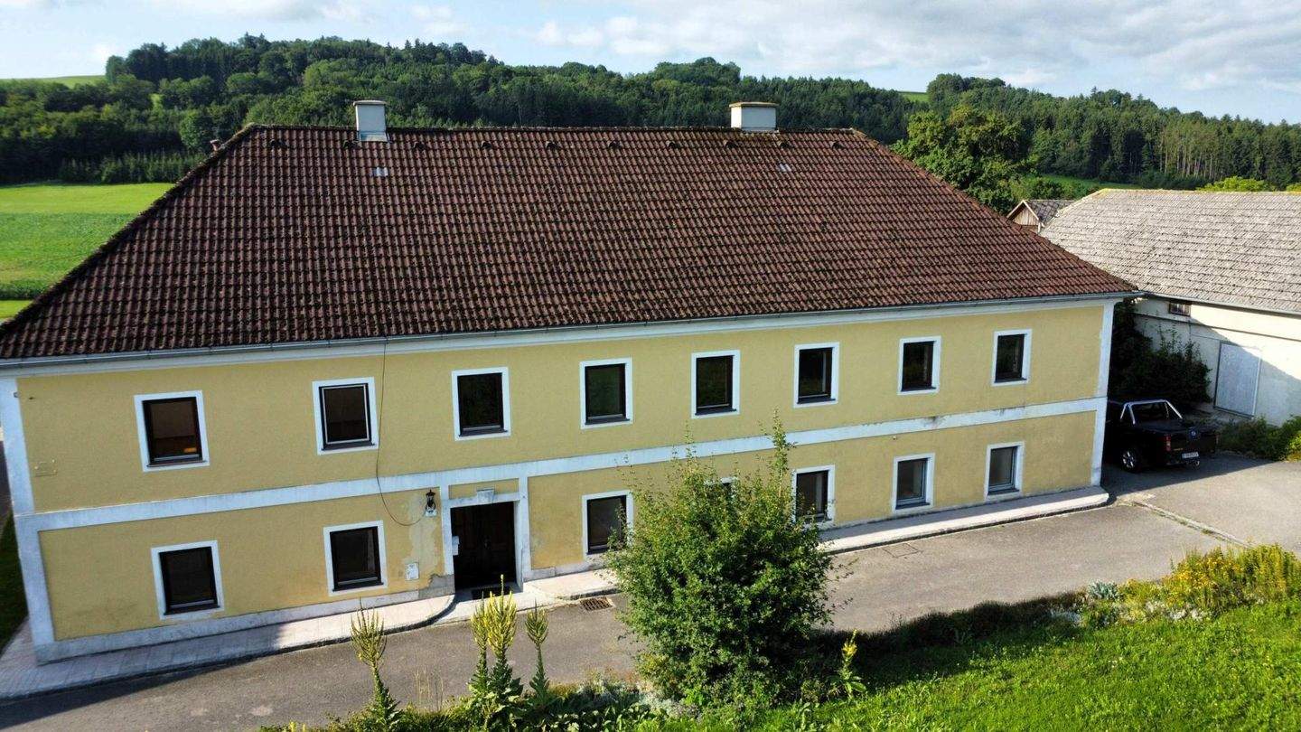 9 rooms House in Lower Austria, Austria No. 198548