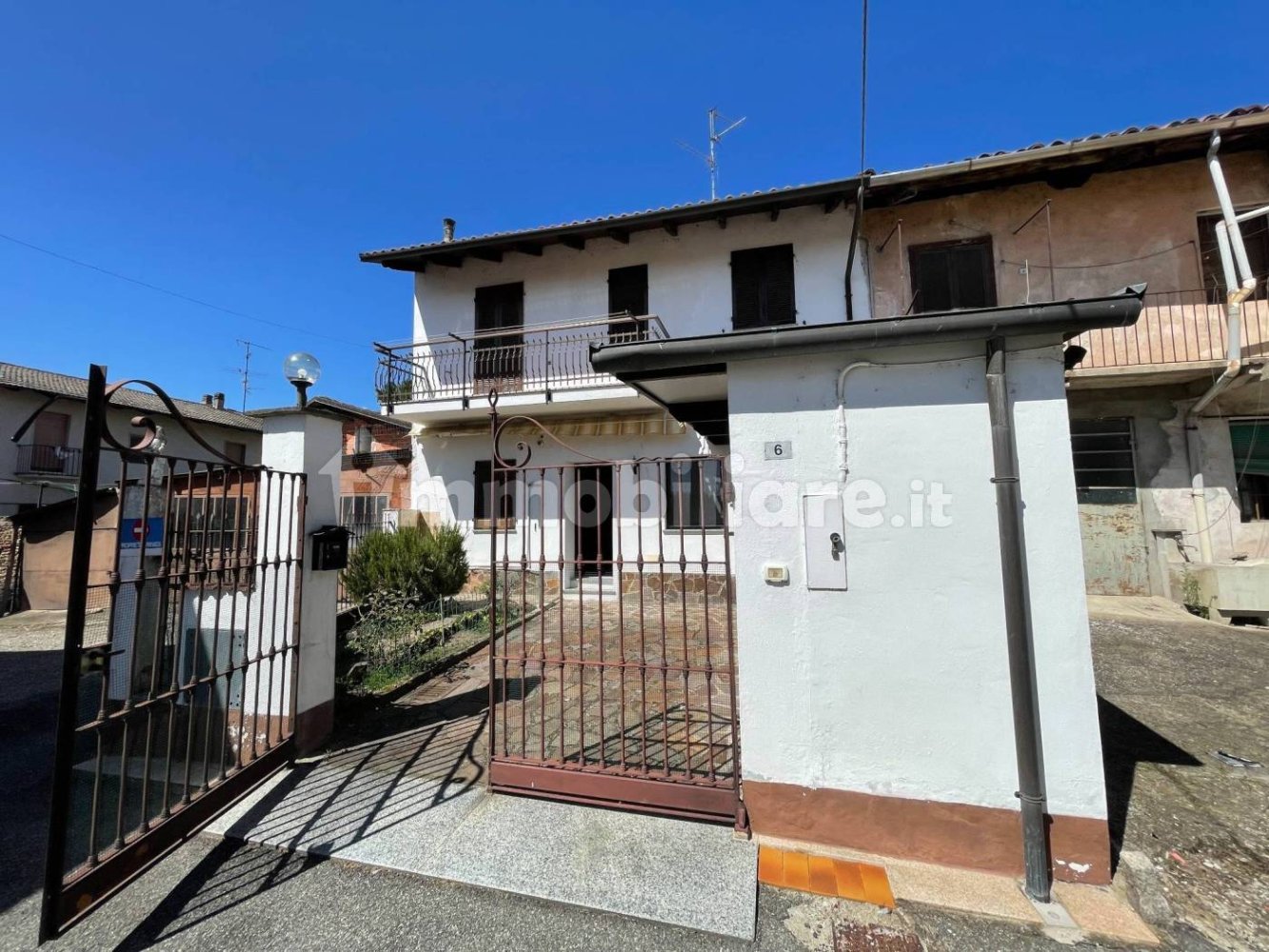 2 bedrooms Villa in Villarboit, Italy No. 296392