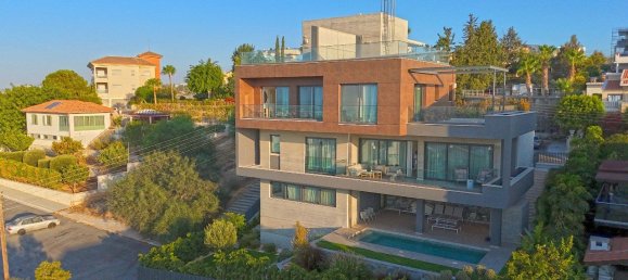 4 bedrooms Villa in Limassol, Cyprus No. 33852 2