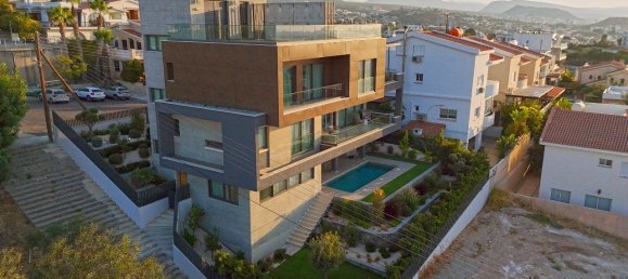 4 bedrooms Villa in Limassol, Cyprus No. 33852 5