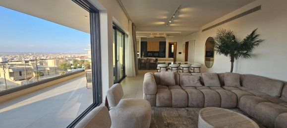 4 bedrooms Villa in Limassol, Cyprus No. 33852 9