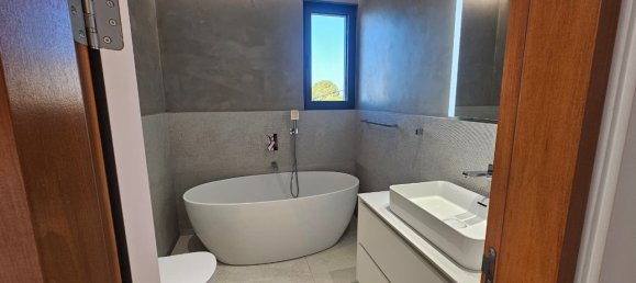 4 bedrooms Villa in Limassol, Cyprus No. 33852 18