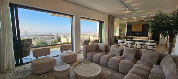 4 bedrooms Villa in Limassol, Cyprus No. 33852 8