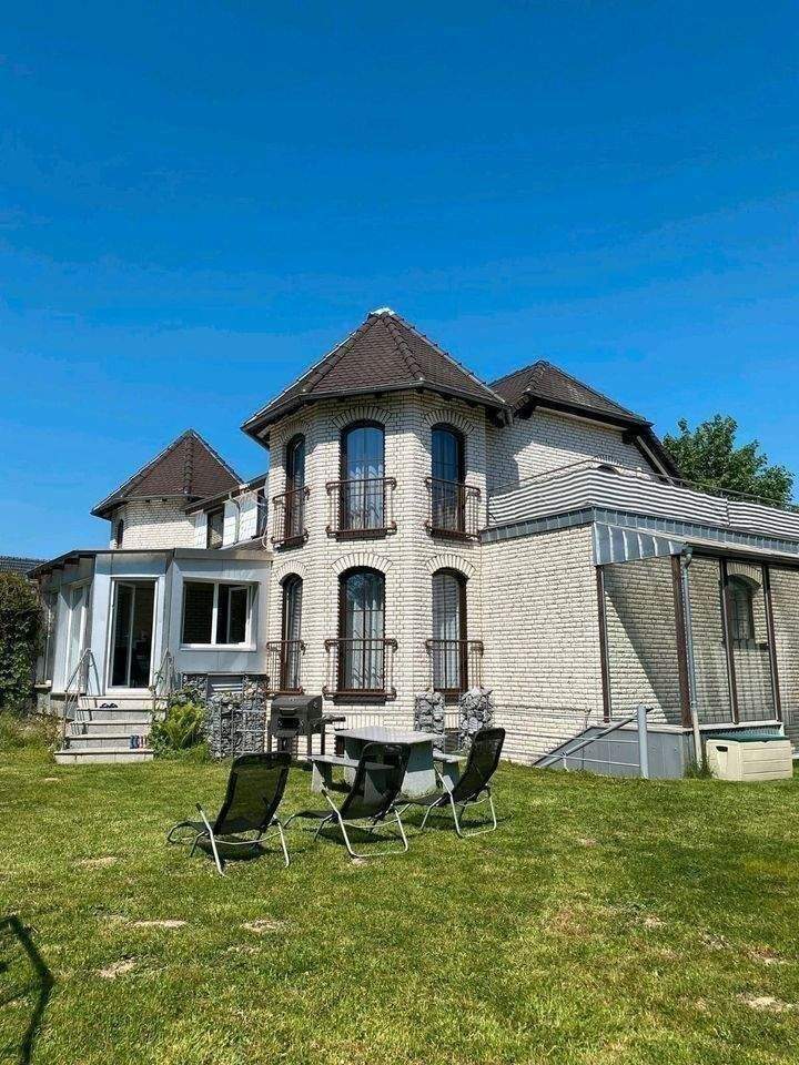 Таунхаус с 10 комнатами в Зост, Германия № 245576