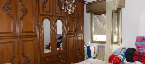 2-salle Appartement à San Giuliano Milanese, Italy No. 33903 5