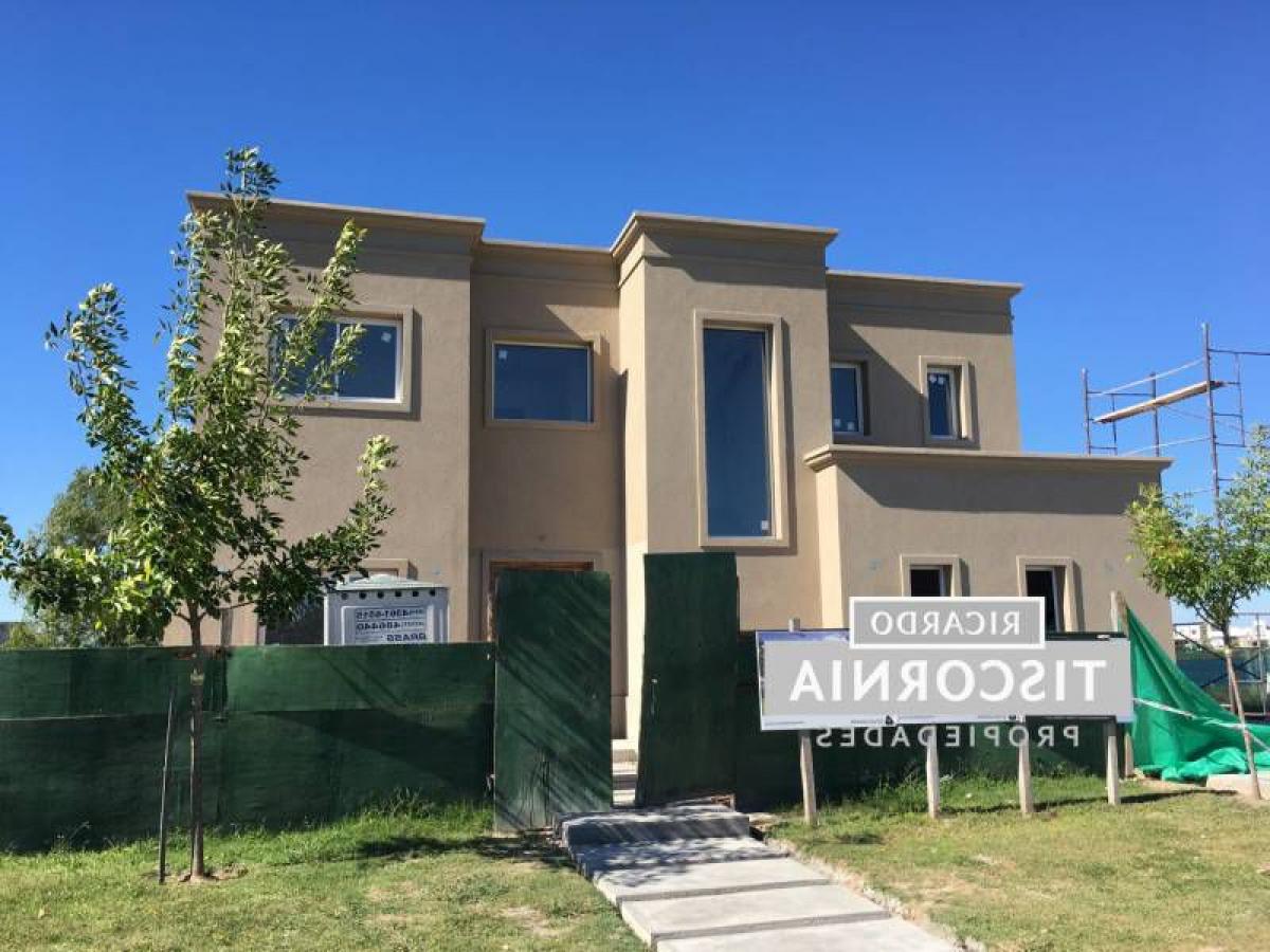 Дом с 3 спальнями в Тигре, Аргентина № 59115