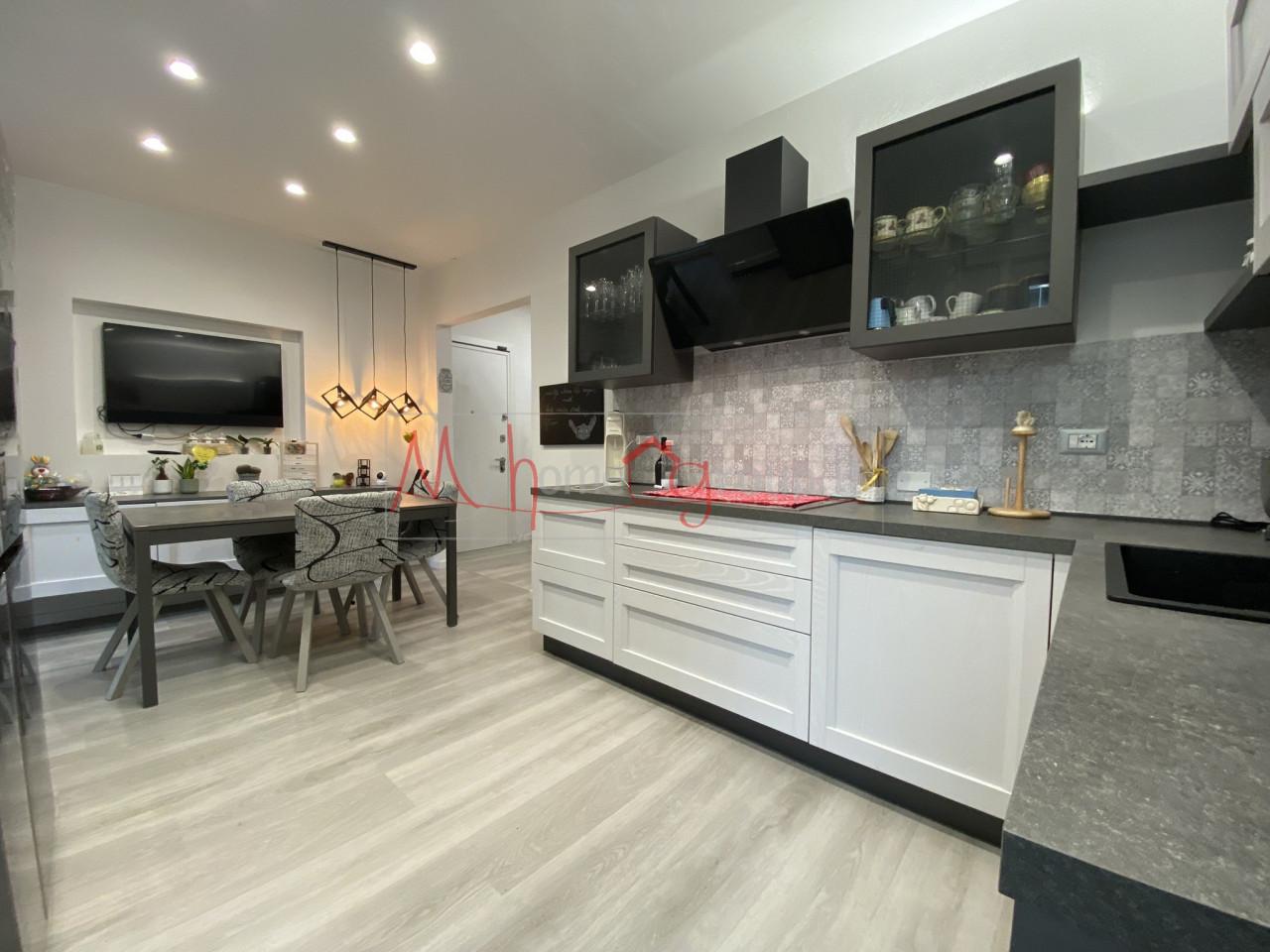 Квартира с 4 комнатами в Падуя, Италия № 25220