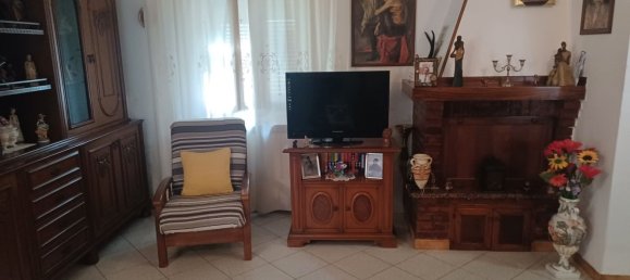 5 bedrooms House in Ameglia, Italy No. 372292 4