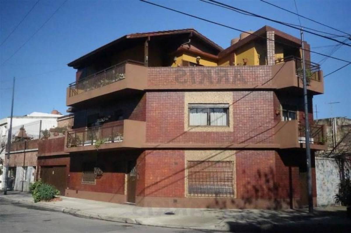 3 bedrooms House in Buenos Aires, Argentina No. 74154