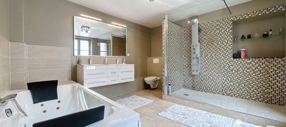 12 bedrooms Villa in Vaux-sur-Seine, France No. 174208 18