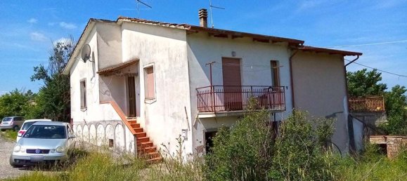 4غرفة منزل في Cortona, Italy رقم 196774 3