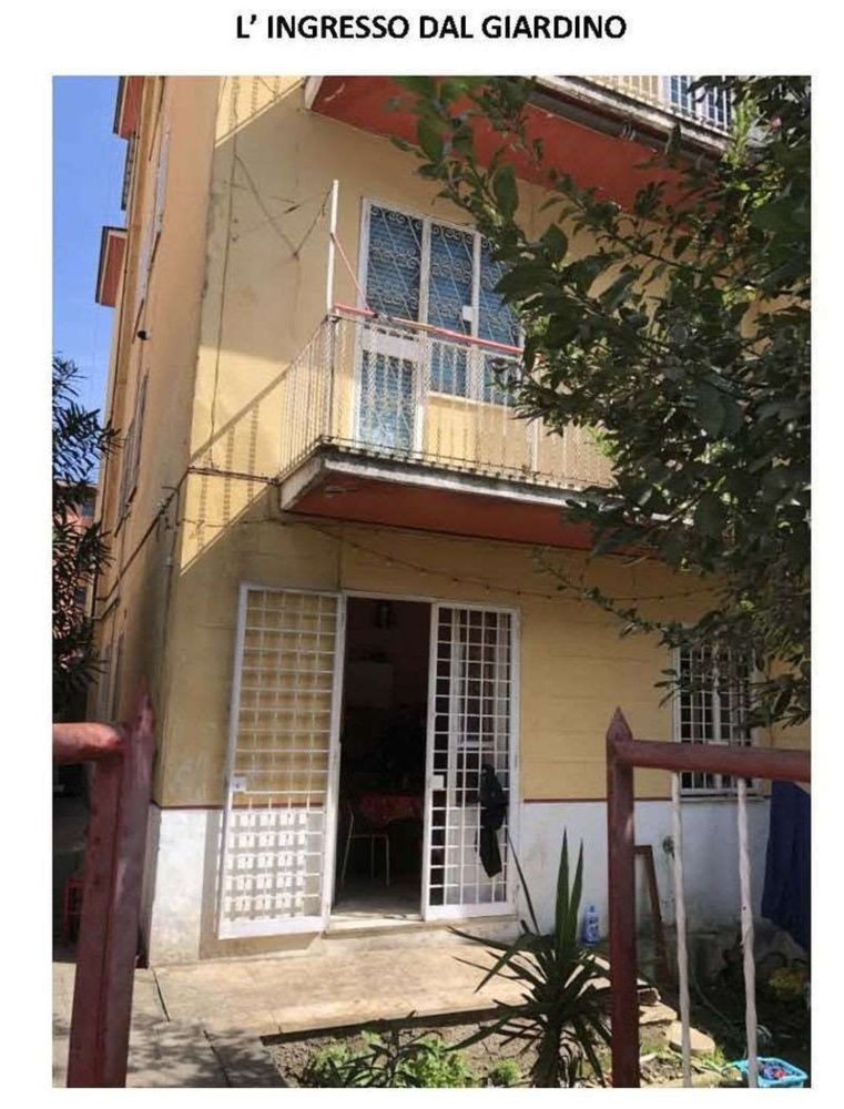 3 rooms Apartment in Rome, Italy No. 100884