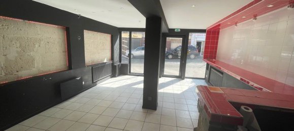 1 bedroom Commercial property in Noyon, France No. 331383 2