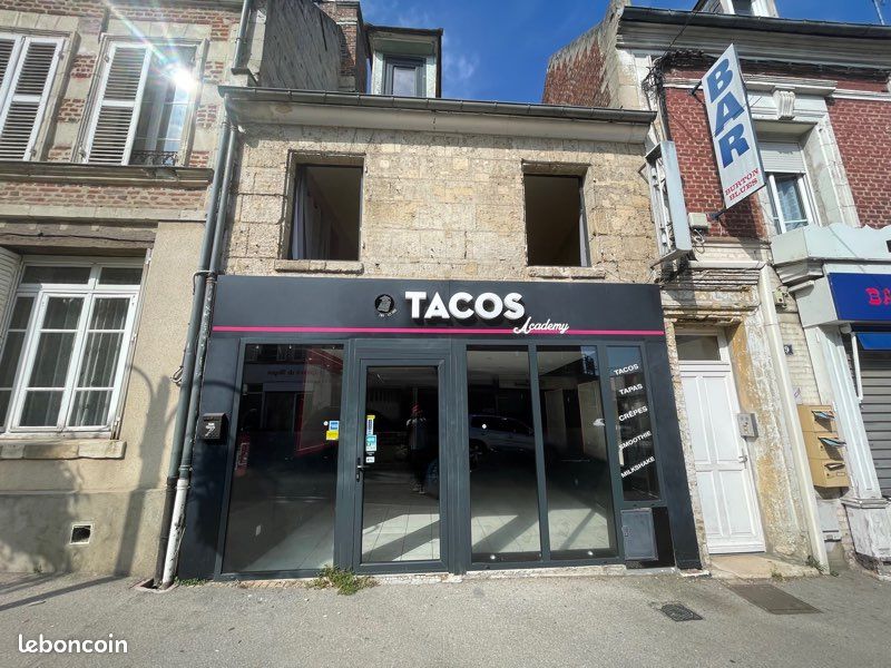 1 bedroom Commercial property in Noyon, France No. 331383