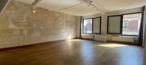 1 bedroom Commercial property in Noyon, France No. 331383 3