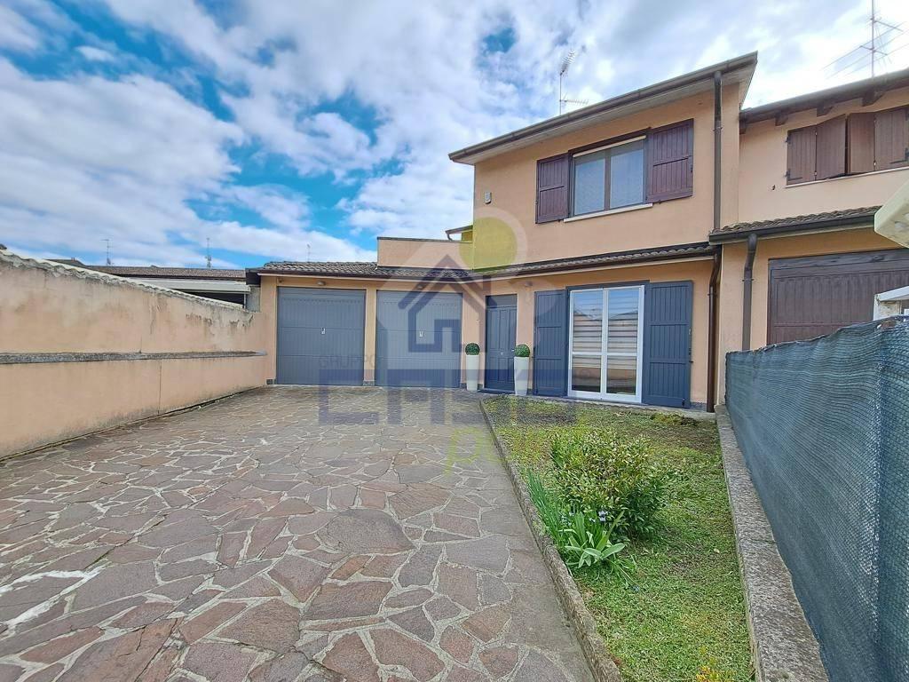 5 rooms House in Castelverde, Italy No. 42591