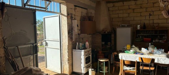 Studio in Turi, Italy No. 85773 9