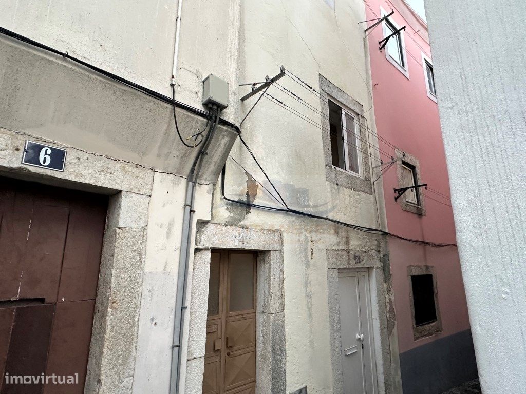 9 bedrooms Building in Lisbon, Portugal No. 110637