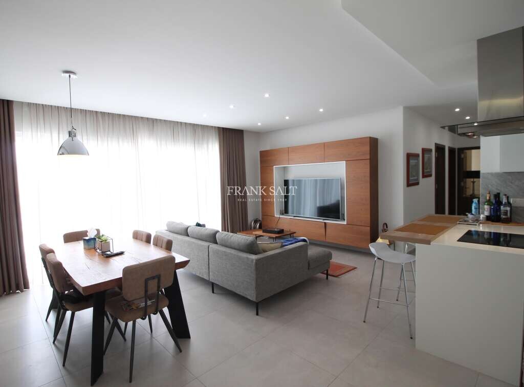 Ático de 3 dormitorios en Swieqi, Malta No. 9920