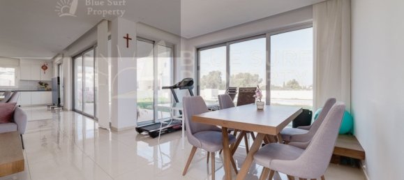 4 غرف نوم فيلا في Paralimni, Cyprus رقم 9215 4