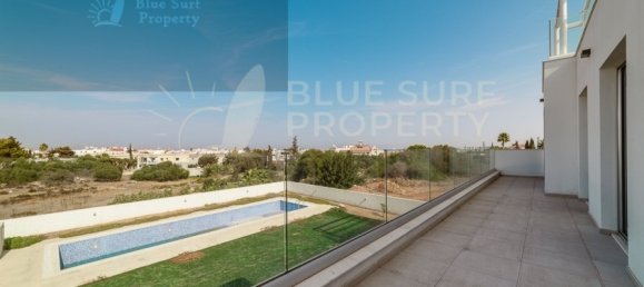 4 Schlafzimmer Villa in Paralimni, Cyprus, Nr. 9215 16