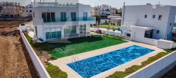 4 غرف نوم فيلا في Paralimni, Cyprus رقم 9215 28