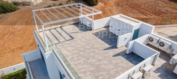 4 Schlafzimmer Villa in Paralimni, Cyprus, Nr. 9215 26