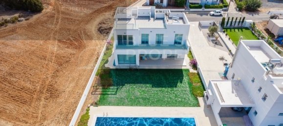 4 Schlafzimmer Villa in Paralimni, Cyprus, Nr. 9215 29