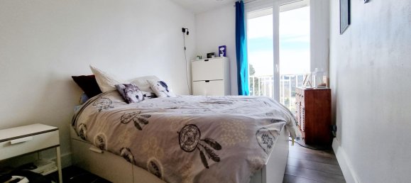 2 bedrooms Apartment in Reze, France No. 103148 4