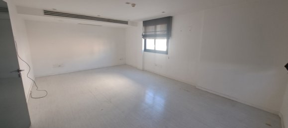 Escritório de 11 divisões em Larnaca, Chipre N.º 173199 11
