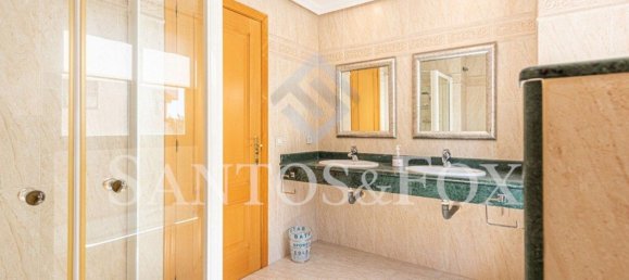 2 bedrooms Penthouse in Malaga, Spain No. 140028 2