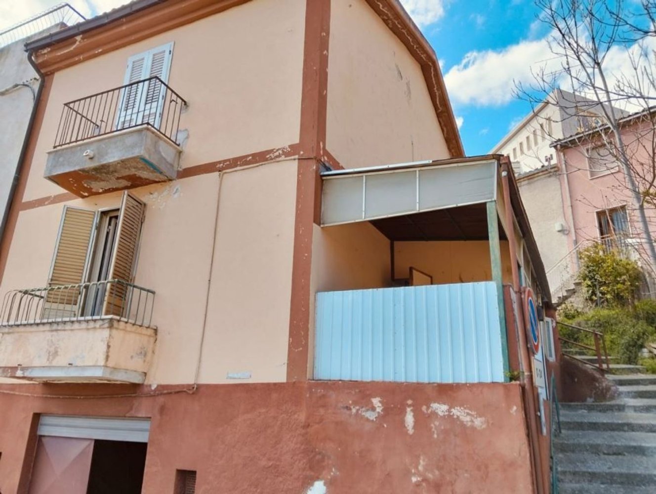 4 bedrooms House in Pescosansonesco, Italy No. 344286