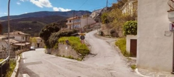 4 bedrooms House in Pescosansonesco, Italy No. 344286 10