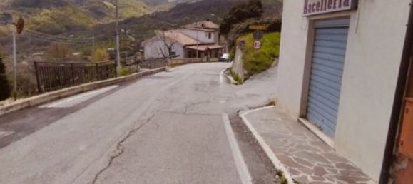 4 bedrooms House in Pescosansonesco, Italy No. 344286 13