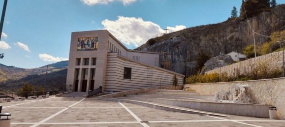 4 bedrooms House in Pescosansonesco, Italy No. 344286 33