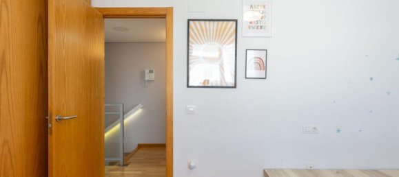 Villa de 4 dormitorios en València, Spain No. 167533 24