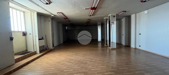 Propiedad comercial en Barge, Italy 250 m² No. 282755 10