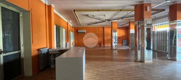 Propiedad comercial en Barge, Italy 250 m² No. 282755 7