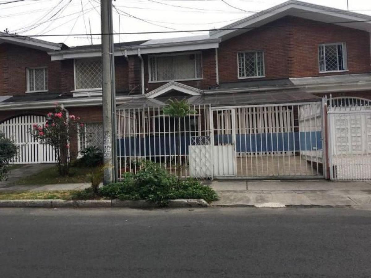4 bedrooms House in Bogota, Colombia No. 11754