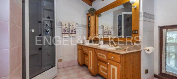 Вилла с 13 спальнями в Мале, Италия № 105568 23