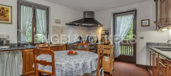 Вилла с 13 спальнями в Мале, Италия № 105568 16