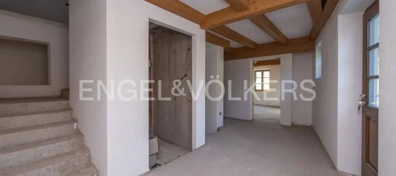 Вилла с 13 спальнями в Мале, Италия № 105568 32