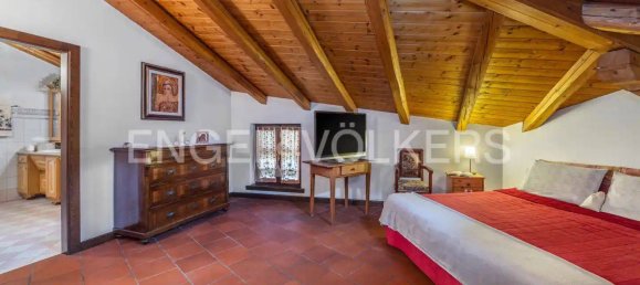 Вилла с 13 спальнями в Мале, Италия № 105568 22