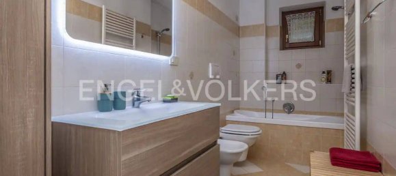 Вилла с 13 спальнями в Мале, Италия № 105568 21