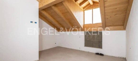 Вилла с 13 спальнями в Мале, Италия № 105568 34