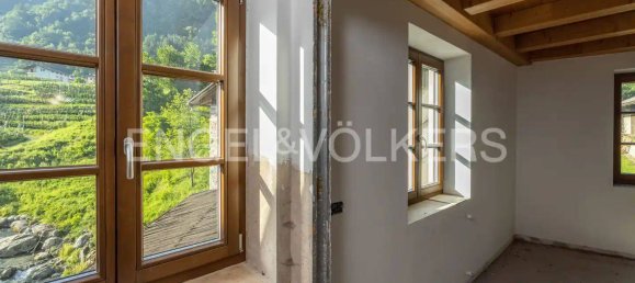 Вилла с 13 спальнями в Мале, Италия № 105568 28