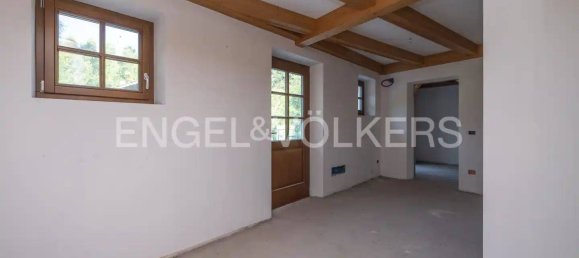 Вилла с 13 спальнями в Мале, Италия № 105568 33