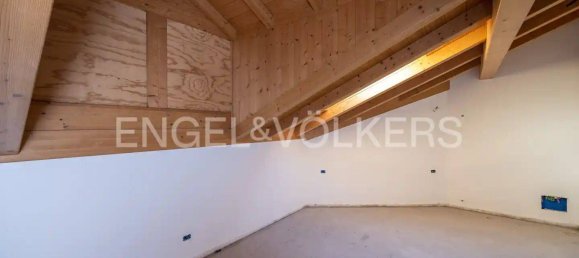 Вилла с 13 спальнями в Мале, Италия № 105568 35